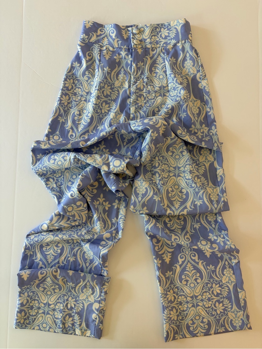 Duo Mar Colombia Women’s Trousers Size XS Light Blue and Cream VTG Baroque Print